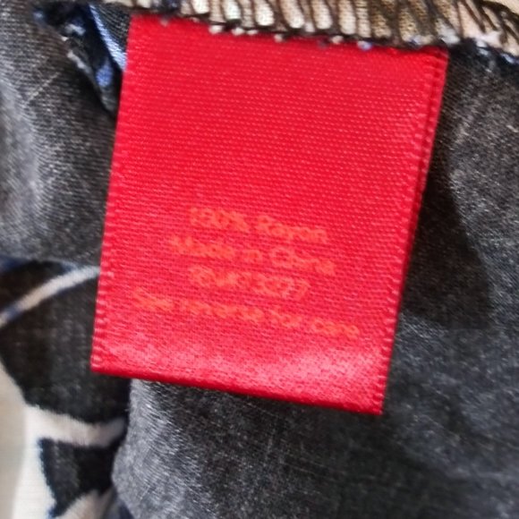 NWT Jennifer Lopez Floral Knot Twist Blouse Top - Picture 7 of 7